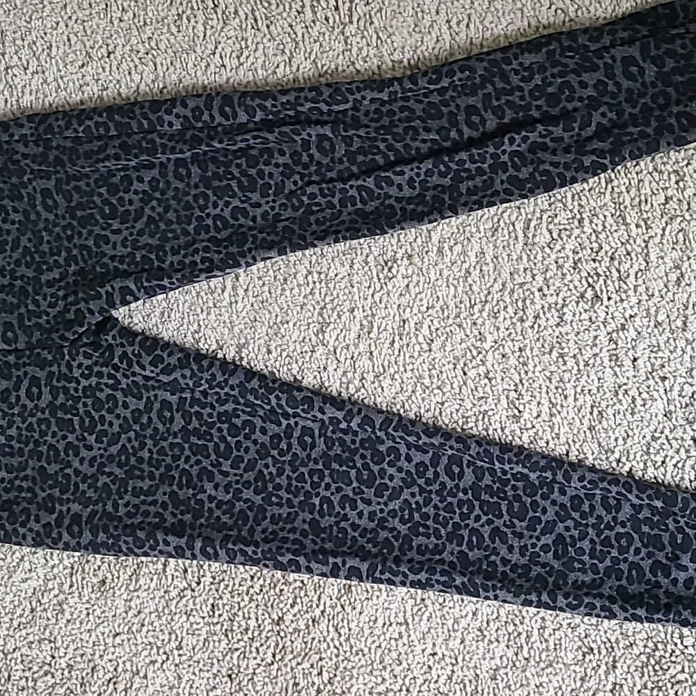 Loft leopard leggings XXSP - Picture 3 of 8